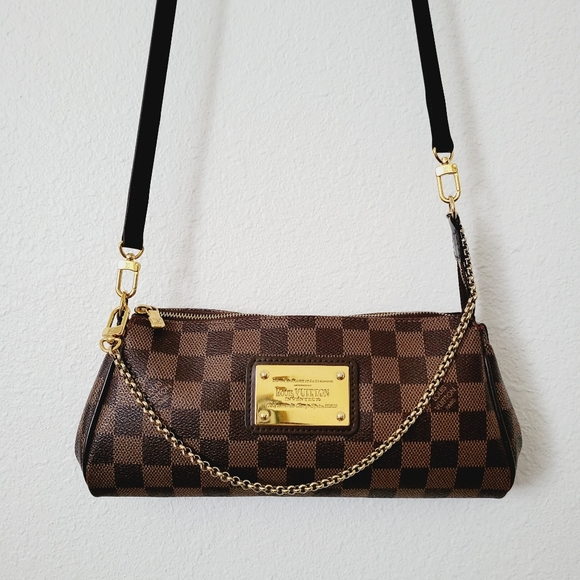 Louis Vuitton Handbags - LOUIS VUITTON Crossbody